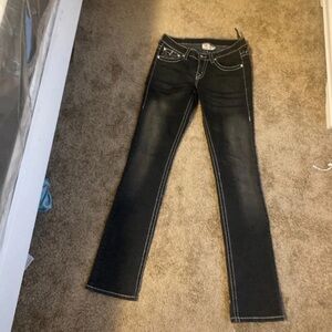 I’m selling these Black True Religons Jeans due to not fitting me no longer.
